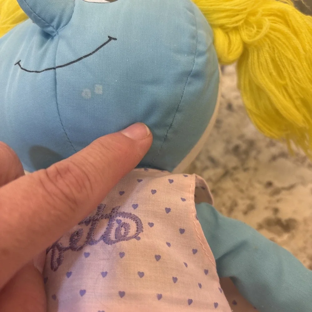 1983 PEYO Wallace Berrie & Co. Smurfs Smurfette Stuff Plush Toy DOLL